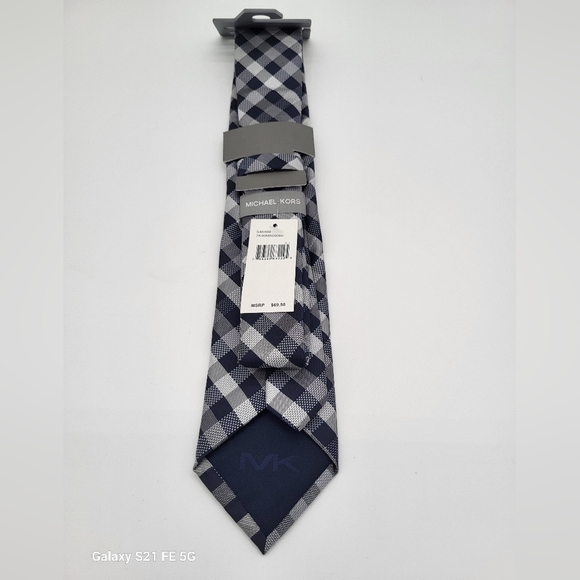 Michael Kors men's black, gray and silver tie NWT - Picture 2 of 2